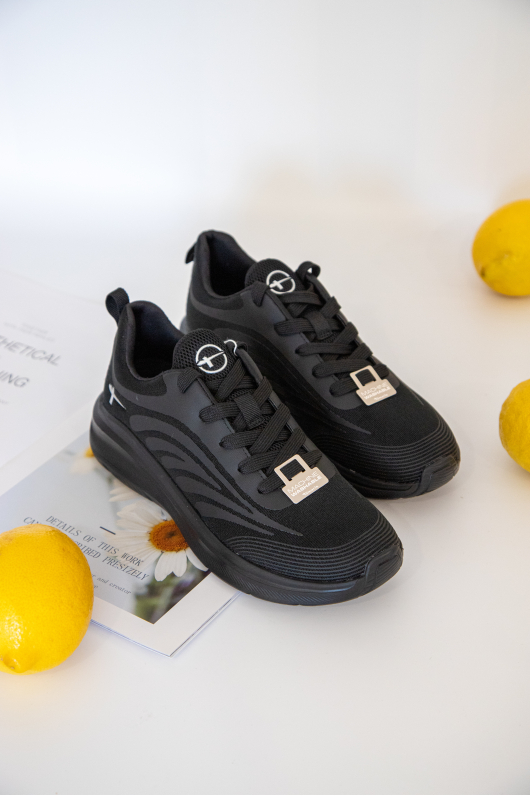 Кроссовки Tamaris - созданные для вашего комфорта и стиля.